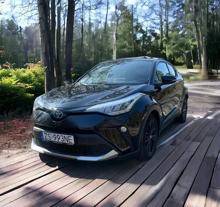 samochody osobowe Toyota C-HR cena 99000 przebieg: 108000, rok produkcji 2020 z Kołobrzeg